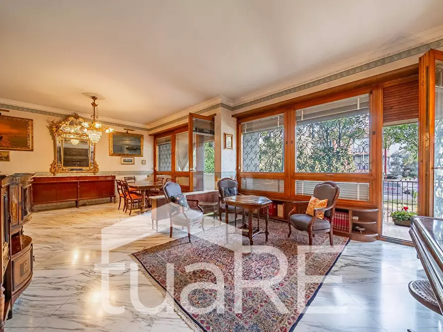 Immagine 11 di Appartamento in vendita  in Via Proba Petronia a Roma