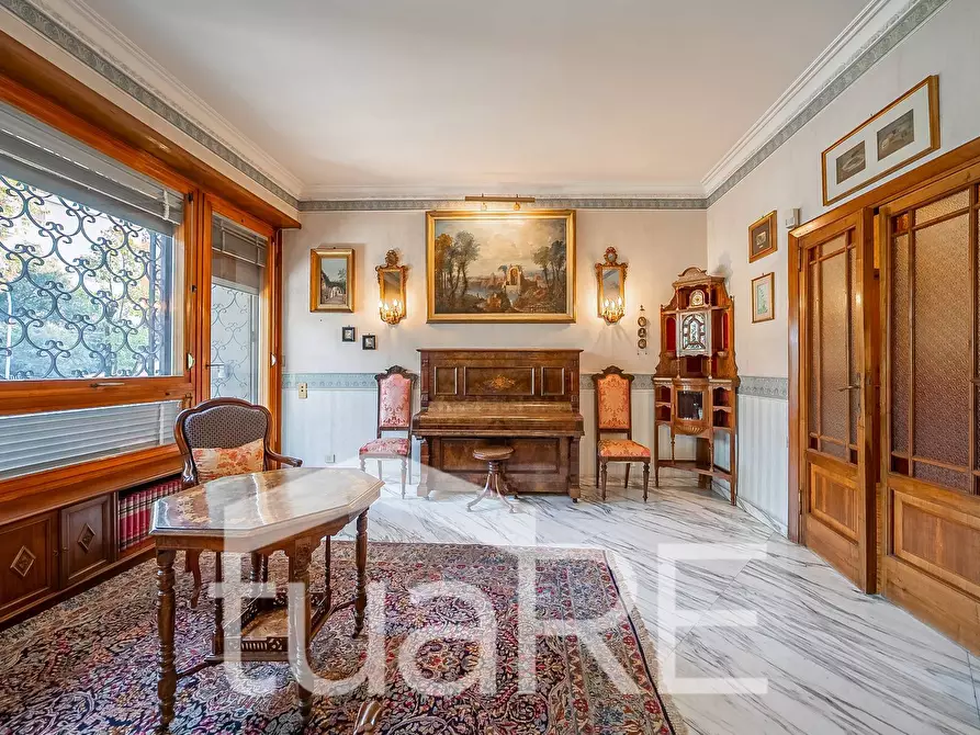 Immagine 12 di Appartamento in vendita  in Via Proba Petronia a Roma