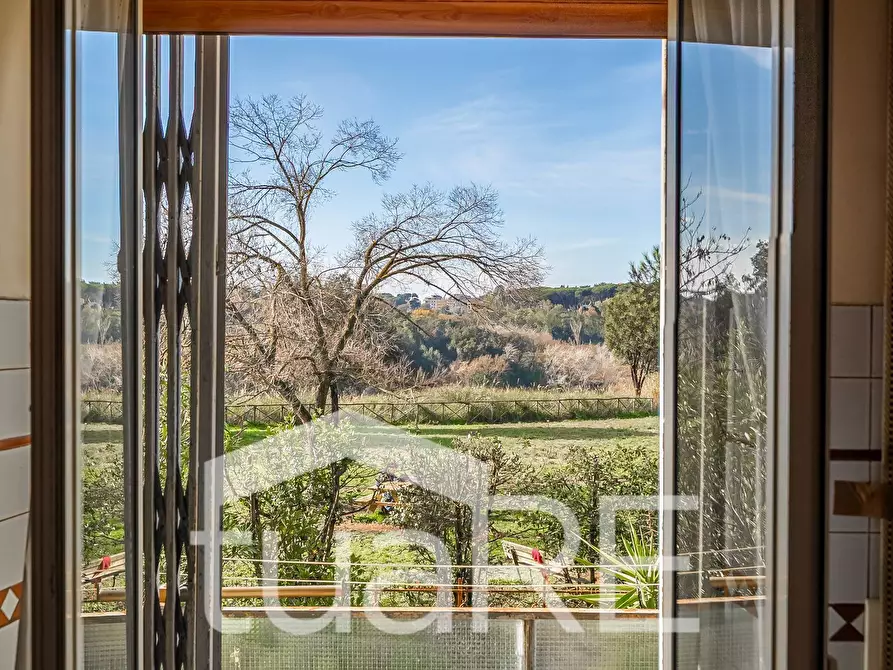 Immagine 15 di Appartamento in vendita  in Via Proba Petronia a Roma