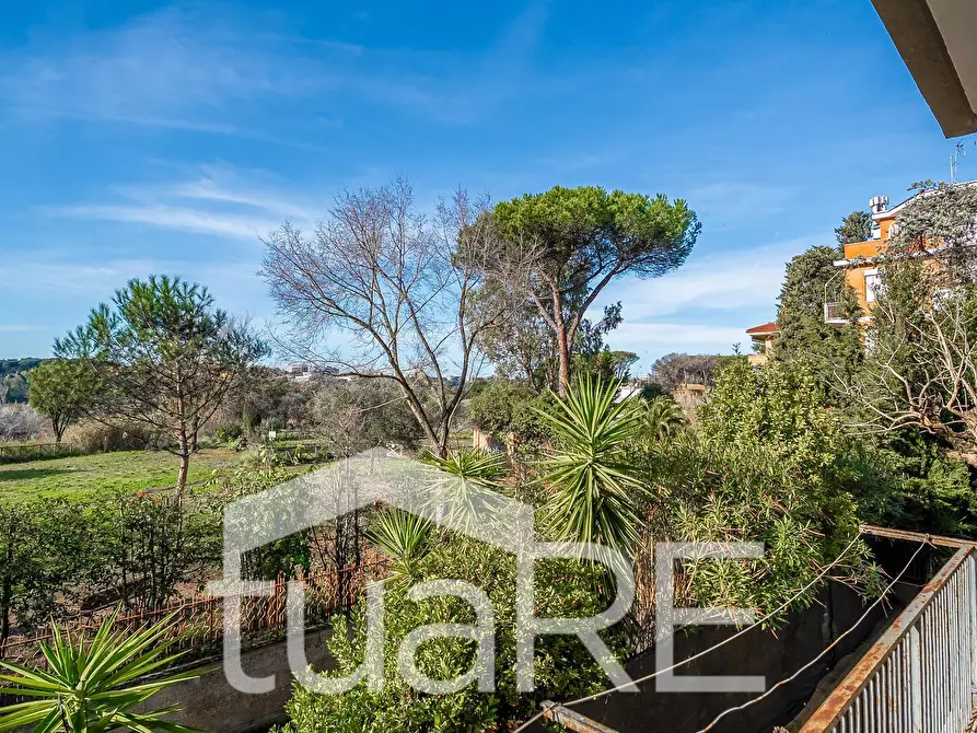 Immagine 25 di Appartamento in vendita  in Via Proba Petronia a Roma