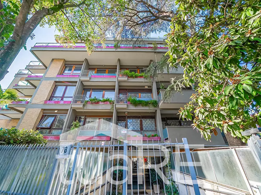 Immagine 28 di Appartamento in vendita  in Via Proba Petronia a Roma