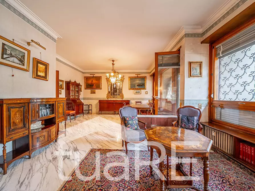 Immagine 30 di Appartamento in vendita  in Via Proba Petronia a Roma