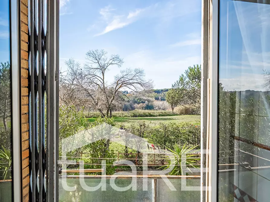 Immagine 35 di Appartamento in vendita  in Via Proba Petronia a Roma