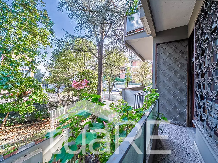 Immagine 41 di Appartamento in vendita  in Via Proba Petronia a Roma