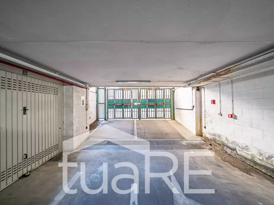 Immagine 6 di Box auto in vendita  in Via Pietro De Cristofaro a Roma