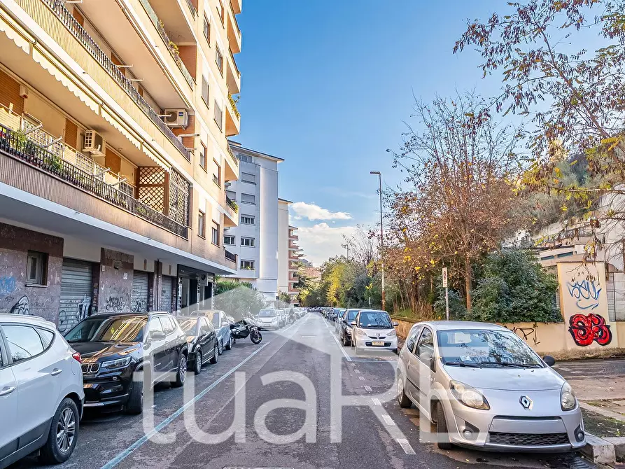 Immagine 9 di Box auto in vendita  in Via Pietro De Cristofaro a Roma