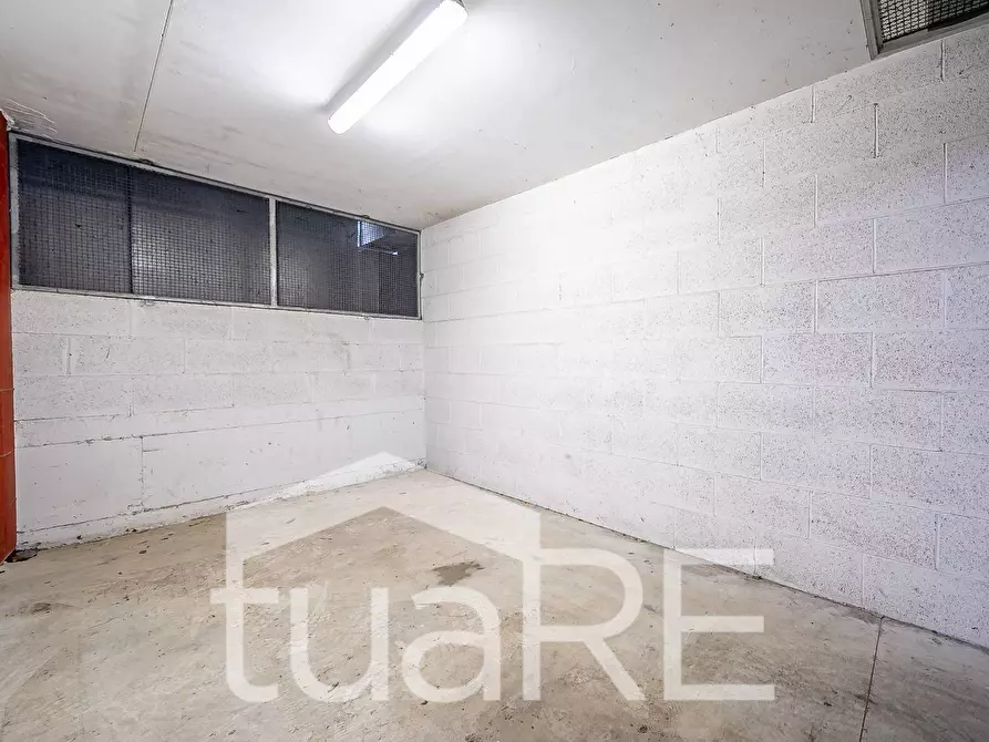 Immagine 17 di Box auto in vendita  in Via Pietro De Cristofaro a Roma