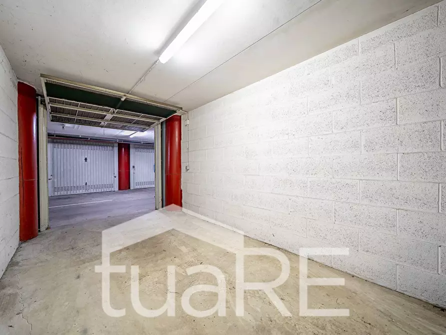 Immagine 20 di Box auto in vendita  in Via Pietro De Cristofaro a Roma