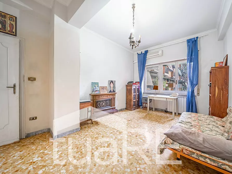 Immagine 4 di Appartamento in vendita  in Via Appia Nuova a Roma