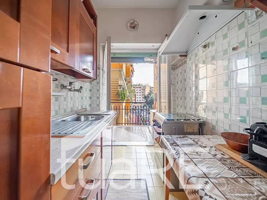 Immagine 7 di Appartamento in vendita  in Via Appia Nuova a Roma