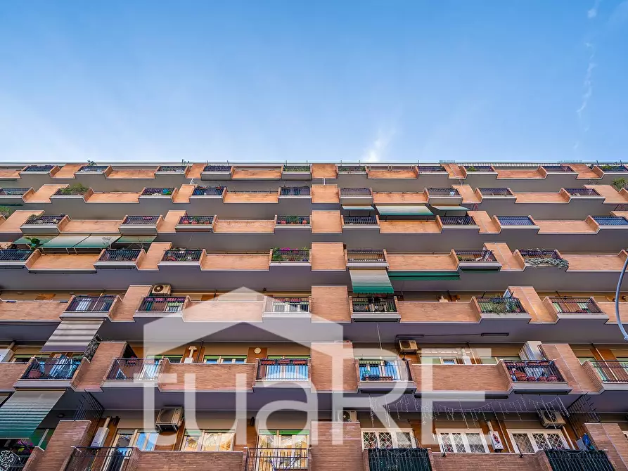 Immagine 19 di Appartamento in vendita  in Via Appia Nuova a Roma
