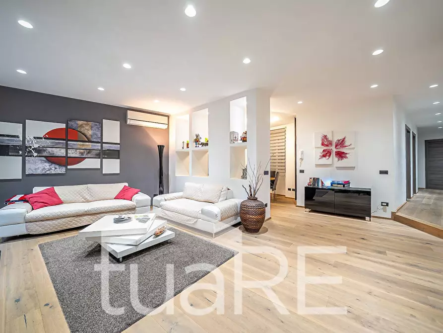 Immagine 3 di Appartamento in vendita  in Via Acherusio a Roma