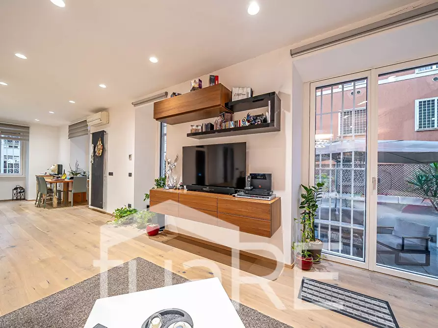 Immagine 4 di Appartamento in vendita  in Via Acherusio a Roma