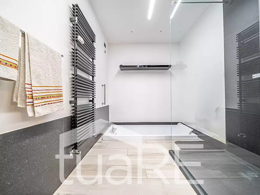 Immagine 17 di Appartamento in vendita  in Via Acherusio a Roma