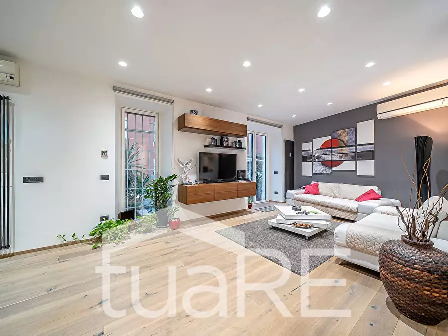 Immagine 20 di Appartamento in vendita  in Via Acherusio a Roma