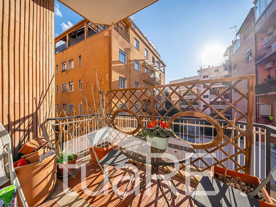 Immagine 13 di Appartamento in vendita  in Via Livio Pentimalli a Roma