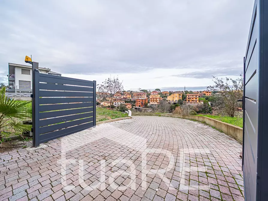 Immagine 7 di Box auto in vendita  in Via Vicolungo a Roma