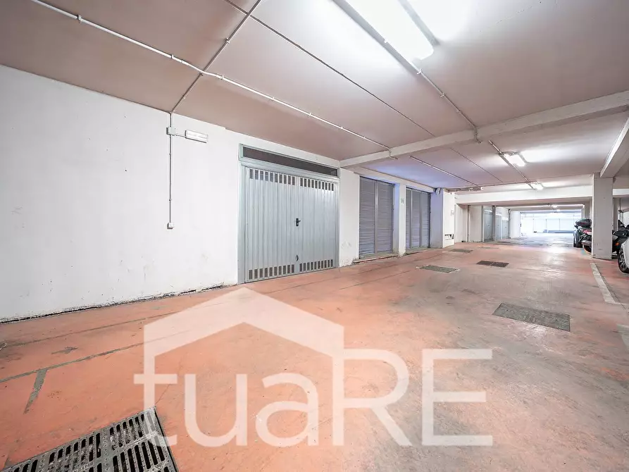 Immagine 8 di Box auto in vendita  in Via Vicolungo a Roma