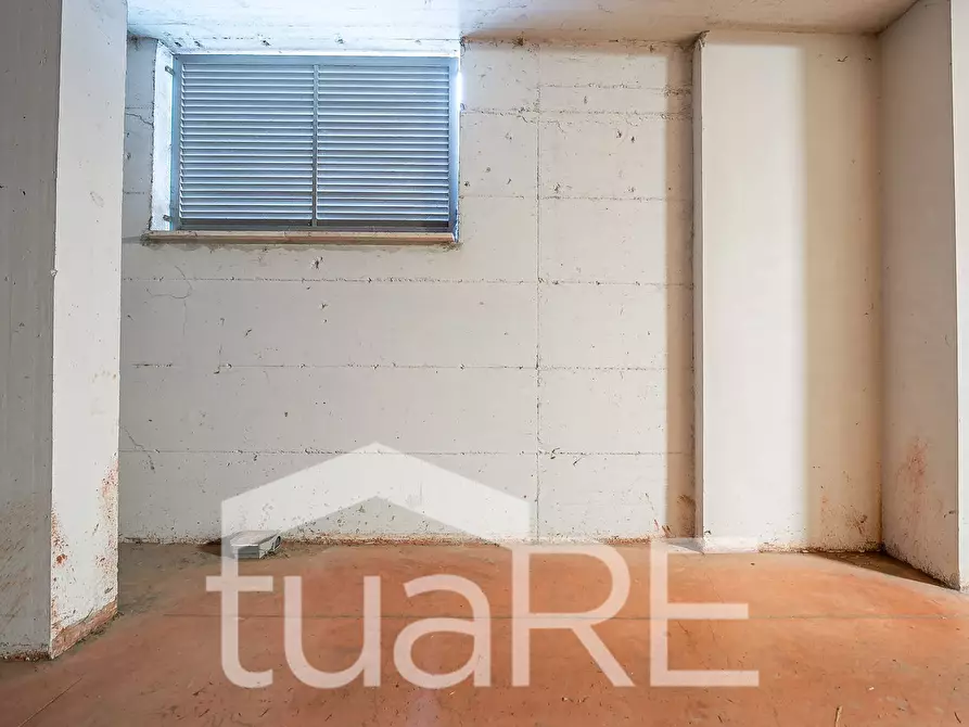 Immagine 9 di Box auto in vendita  in Via Vicolungo a Roma