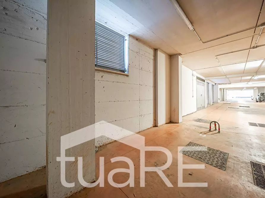 Immagine 10 di Box auto in vendita  in Via Vicolungo a Roma