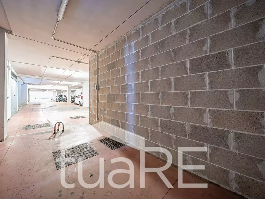 Immagine 11 di Box auto in vendita  in Via Vicolungo a Roma