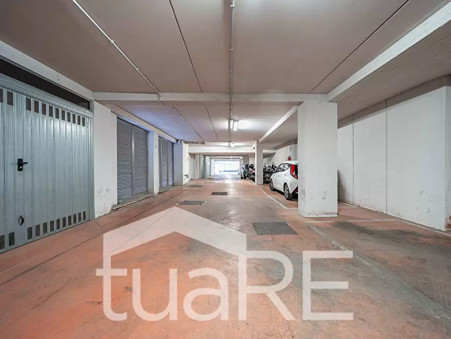 Immagine 14 di Box auto in vendita  in Via Vicolungo a Roma