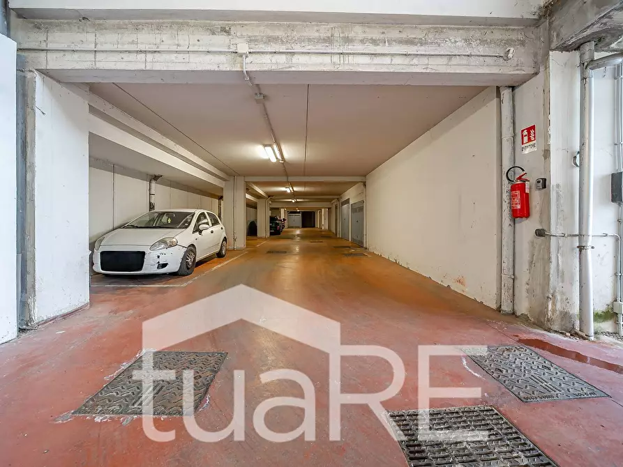 Immagine 16 di Box auto in vendita  in Via Vicolungo a Roma