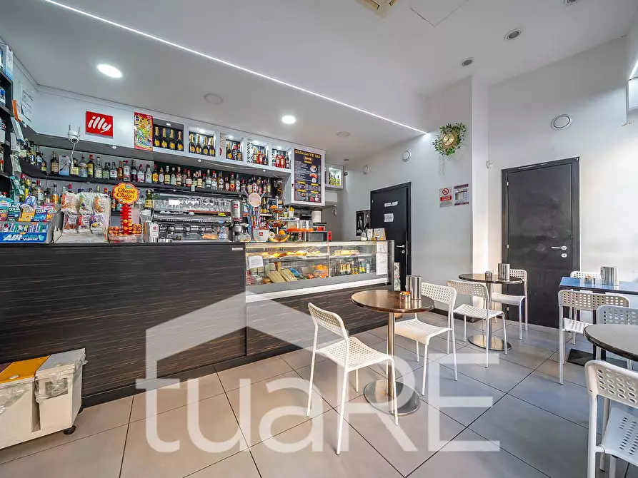 Immagine 2 di Negozio in vendita  in Via Principe Eugenio a Roma