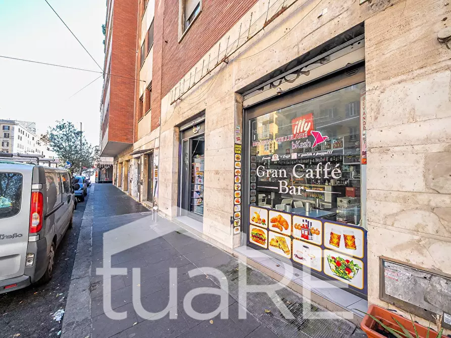 Immagine 5 di Negozio in vendita  in Via Principe Eugenio a Roma