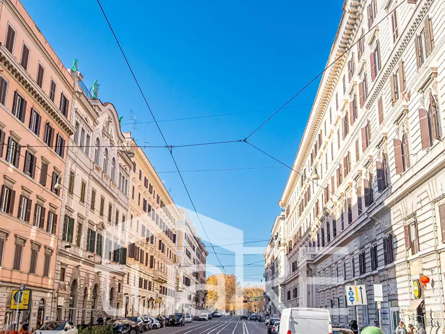 Immagine 19 di Negozio in vendita  in Via Principe Eugenio a Roma