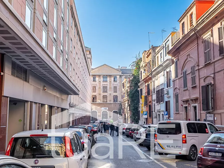 Immagine 3 di Negozio in vendita  in Via Principe Eugenio a Roma