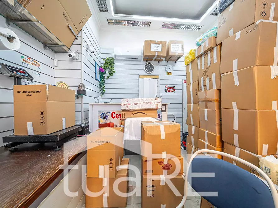 Immagine 5 di Negozio in vendita  in Via Principe Eugenio a Roma
