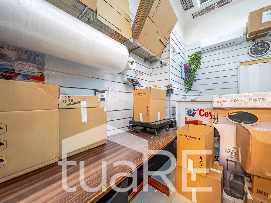 Immagine 14 di Negozio in vendita  in Via Principe Eugenio a Roma