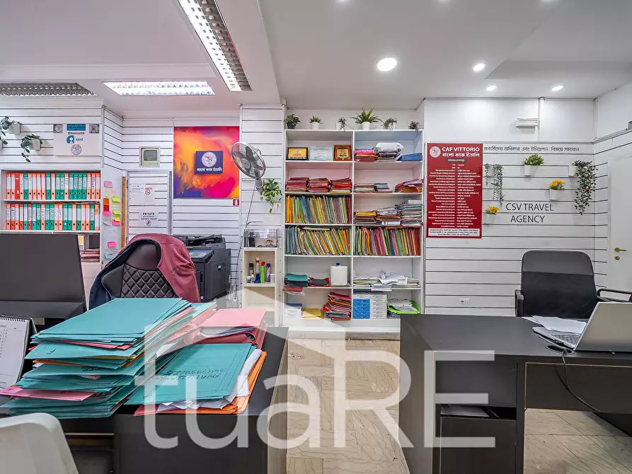 Immagine 15 di Negozio in vendita  in Via Principe Eugenio a Roma