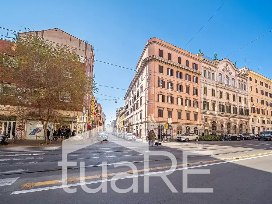 Immagine 23 di Negozio in vendita  in Via Principe Eugenio a Roma