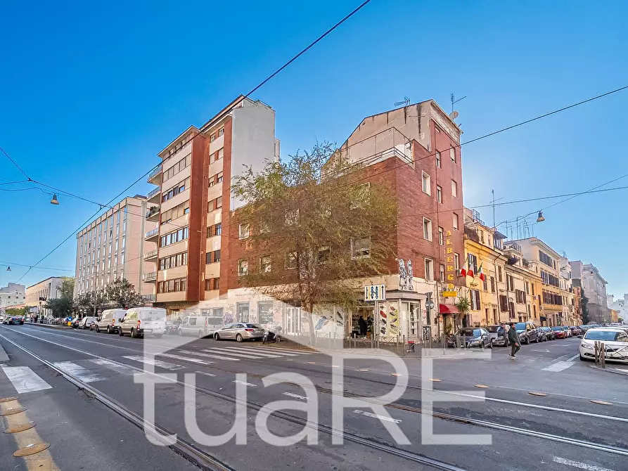 Immagine 24 di Negozio in vendita  in Via Principe Eugenio a Roma