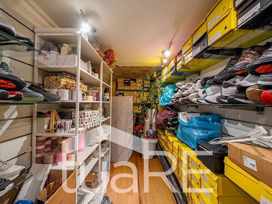 Immagine 6 di Negozio in vendita  in Via Principe Eugenio a Roma