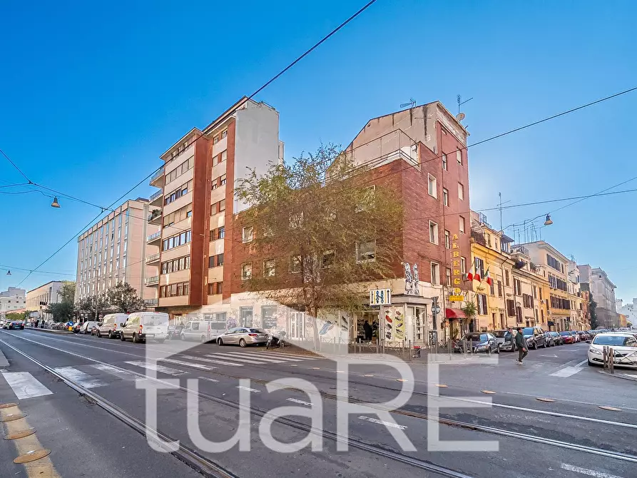 Immagine 11 di Negozio in vendita  in Via Principe Eugenio a Roma