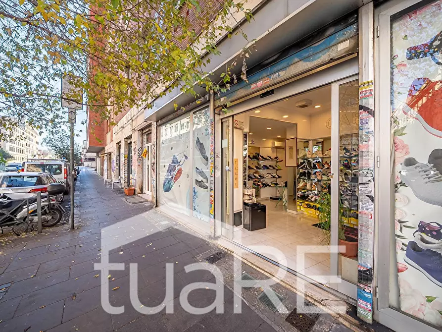 Immagine 19 di Negozio in vendita  in Via Principe Eugenio a Roma