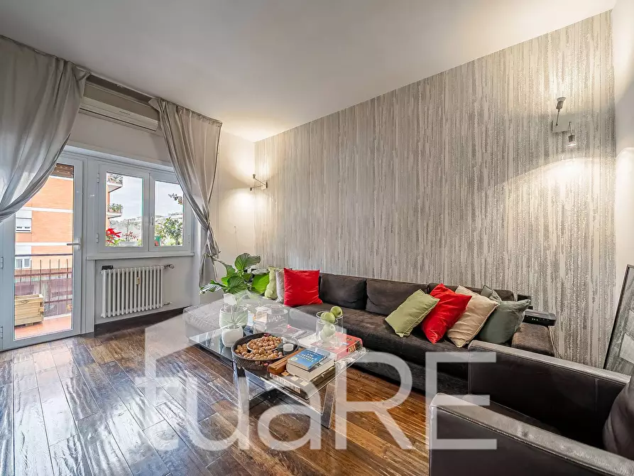 Immagine 2 di Appartamento in vendita  in Viale Dei Colli Portuensi a Roma