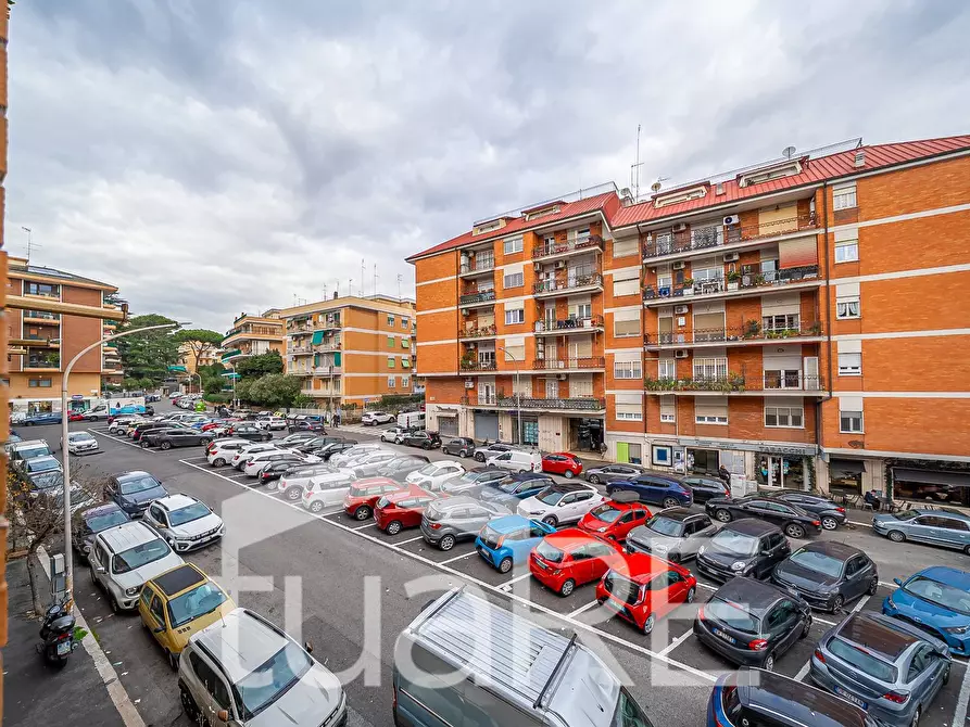 Immagine 5 di Appartamento in vendita  in Viale Dei Colli Portuensi a Roma