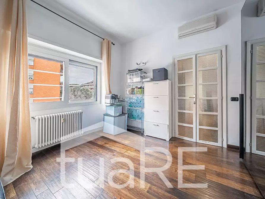 Immagine 9 di Appartamento in vendita  in Viale Dei Colli Portuensi a Roma