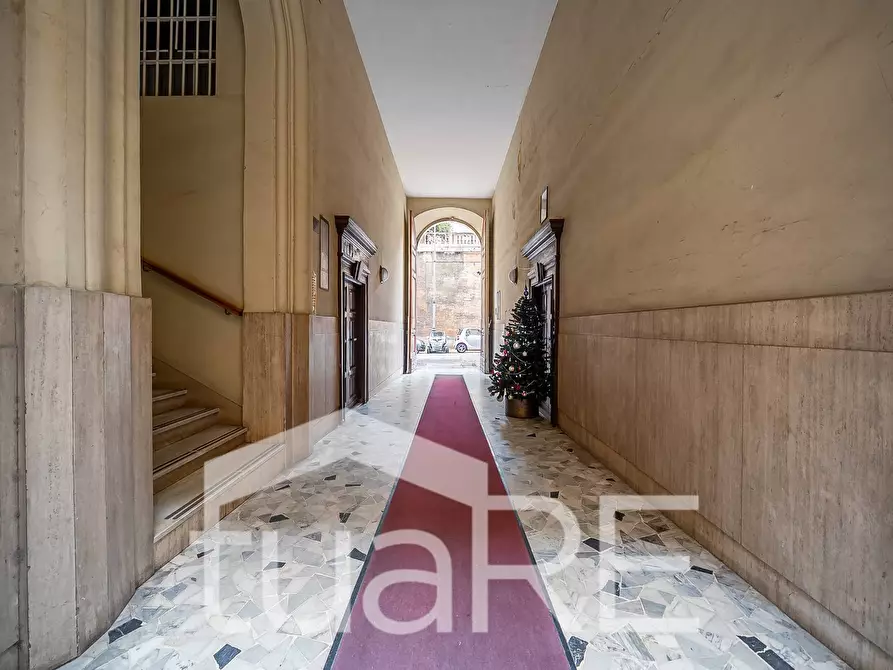 Immagine 13 di Appartamento in vendita  in Via Aurora a Roma