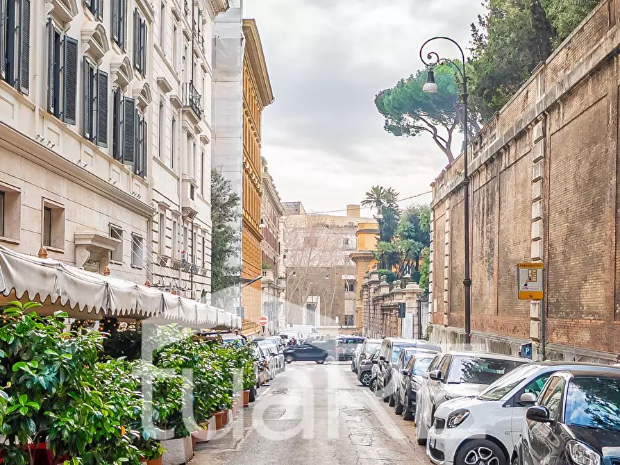 Immagine 14 di Appartamento in vendita  in Via Aurora a Roma