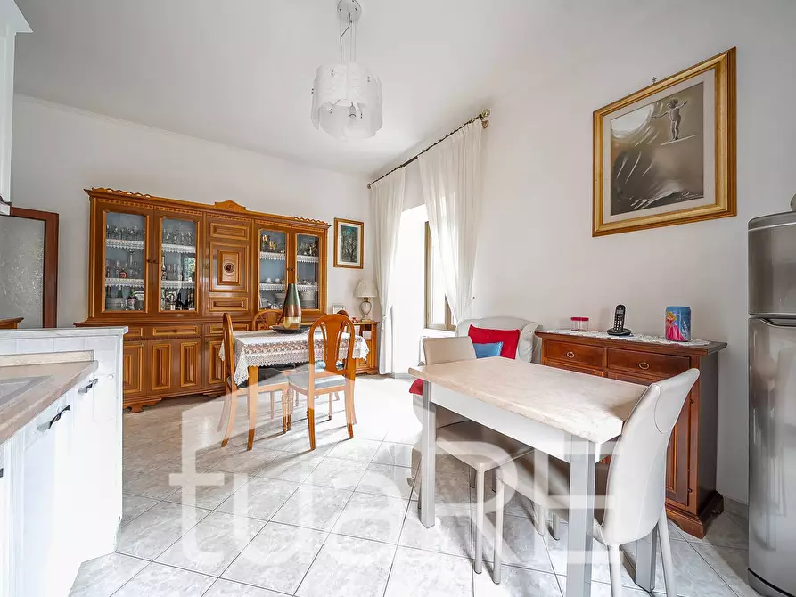 Immagine 2 di Appartamento in vendita  in Via Alessandro Avoli a Roma