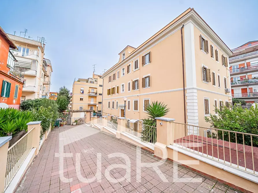 Immagine 14 di Appartamento in vendita  in Via Alessandro Avoli a Roma