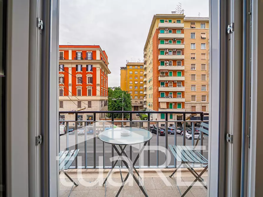 Immagine 9 di Appartamento in vendita  in Via Della Giuliana a Roma