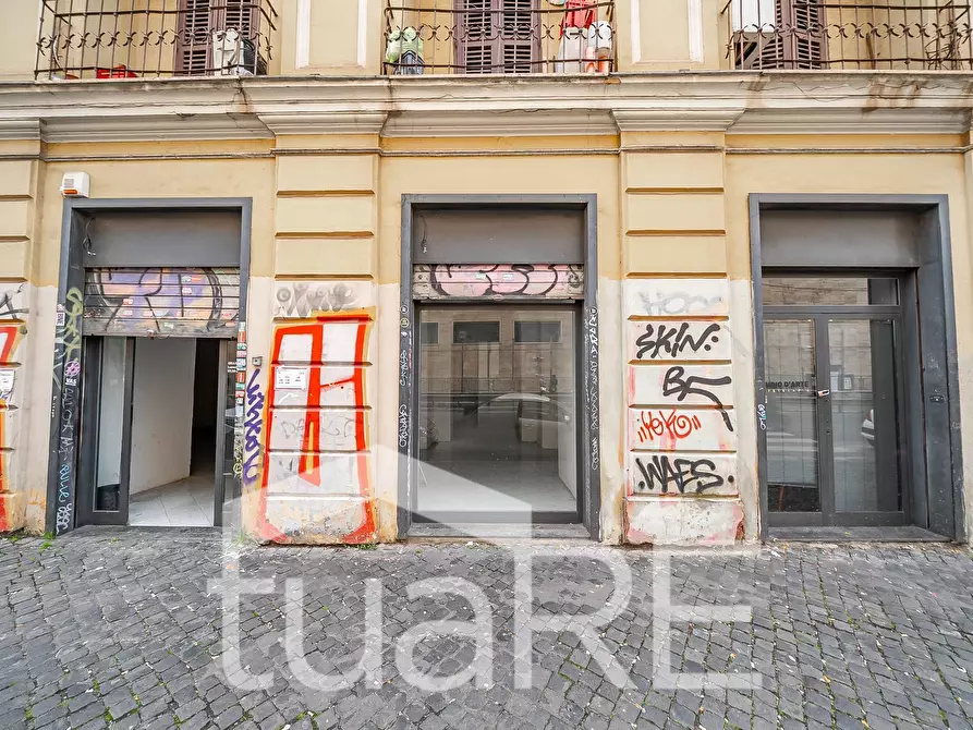 Immagine 3 di Negozio in vendita  in Via Giovanni Giolitti a Roma