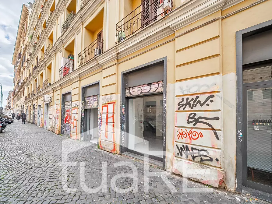 Immagine 4 di Negozio in vendita  in Via Giovanni Giolitti a Roma