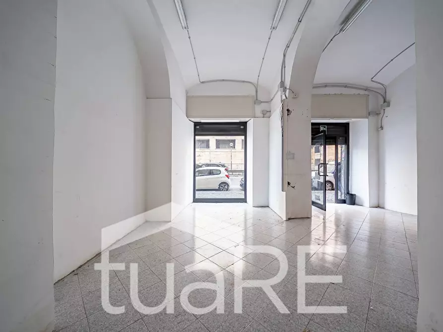 Immagine 5 di Negozio in vendita  in Via Giovanni Giolitti a Roma